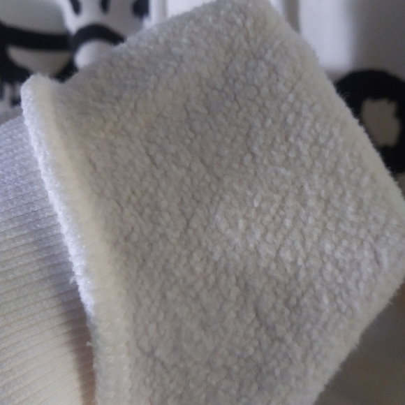 Ariana Grande 7 rings sweatshirt - Picture 7 of 8